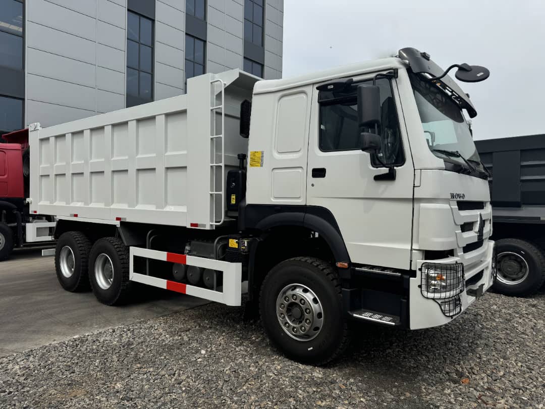 Sinotruk Howo 6x4 Dump Truck Heavy-Duty Tipper with Hydraulic Lift
