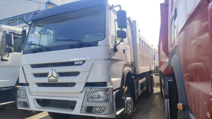 Sinotruk Howo 6x4 Dump Truck Heavy-Duty Tipper with Hydraulic Lift